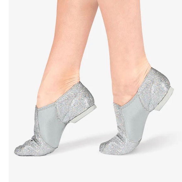 Size 5 (run small) glitter Jazz silver shoes - Picture 1 of 1